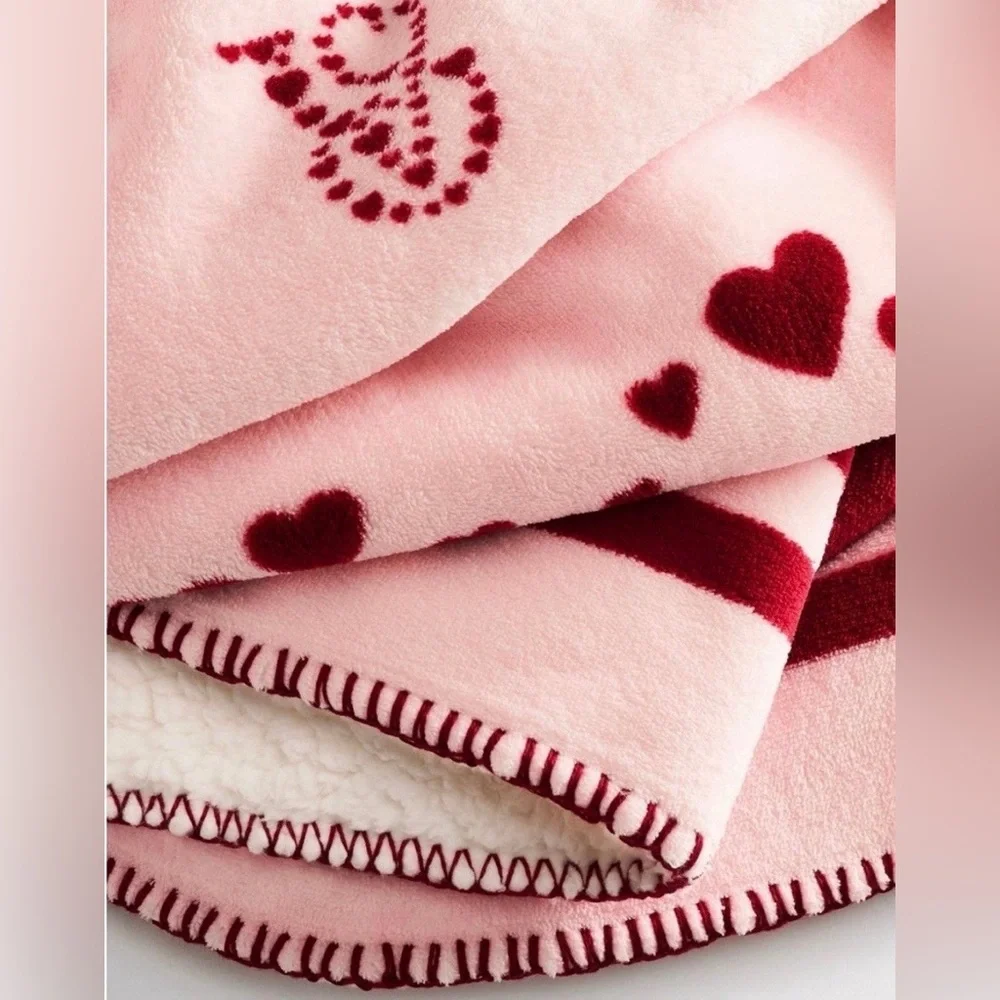 NEW Victoria's Secret Pink Plush Throw Blanket